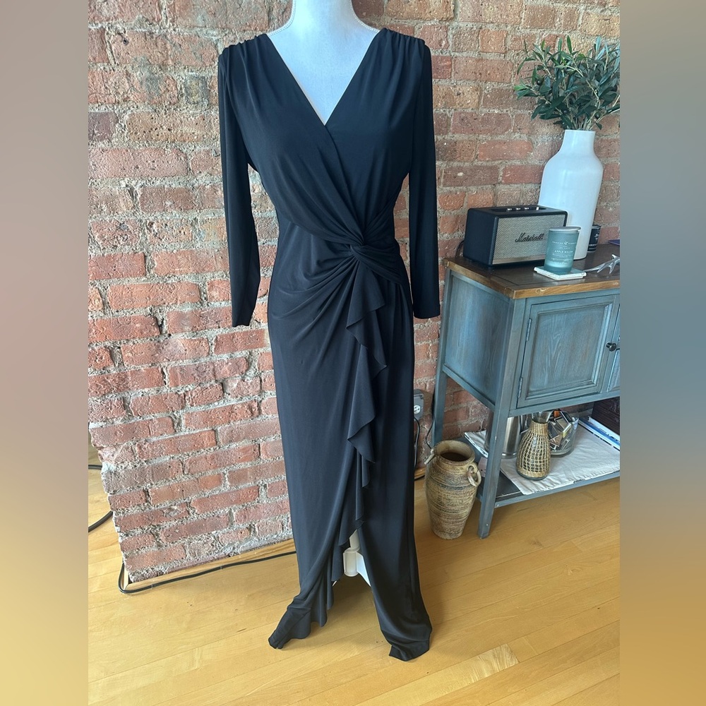 Ralph Lauren Evening collection Black dress. Sz 8. Perfect for black tie event